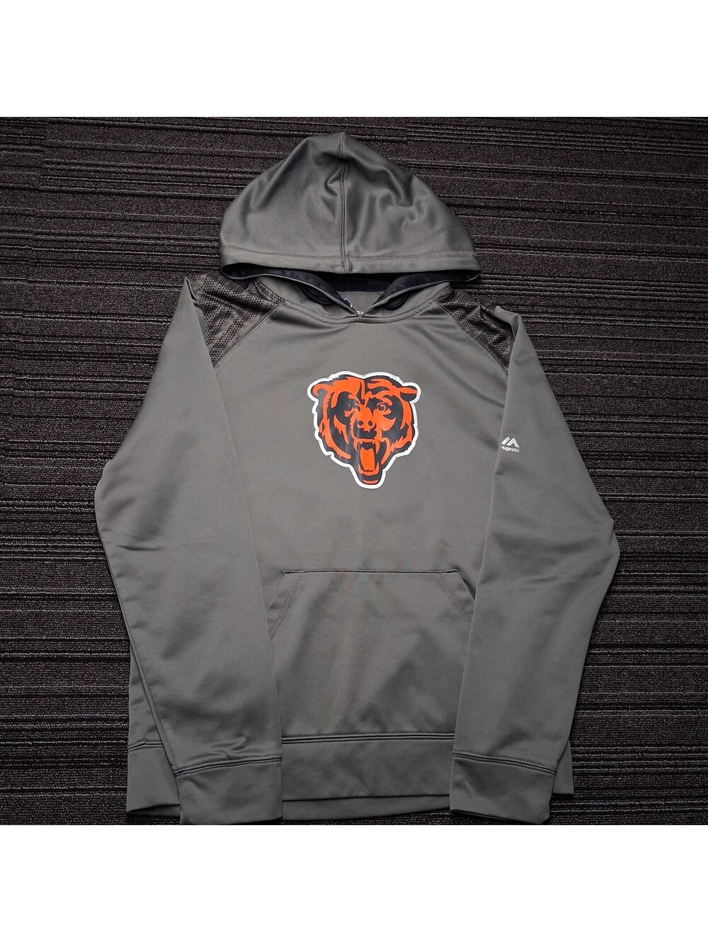 Chicago Bears Majestic Therma Base Hoodie Mens M Gray NFL Pullover Football